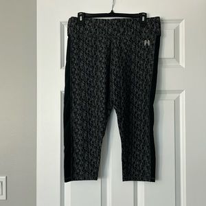 Victoria’s Secret Cropped Leggings